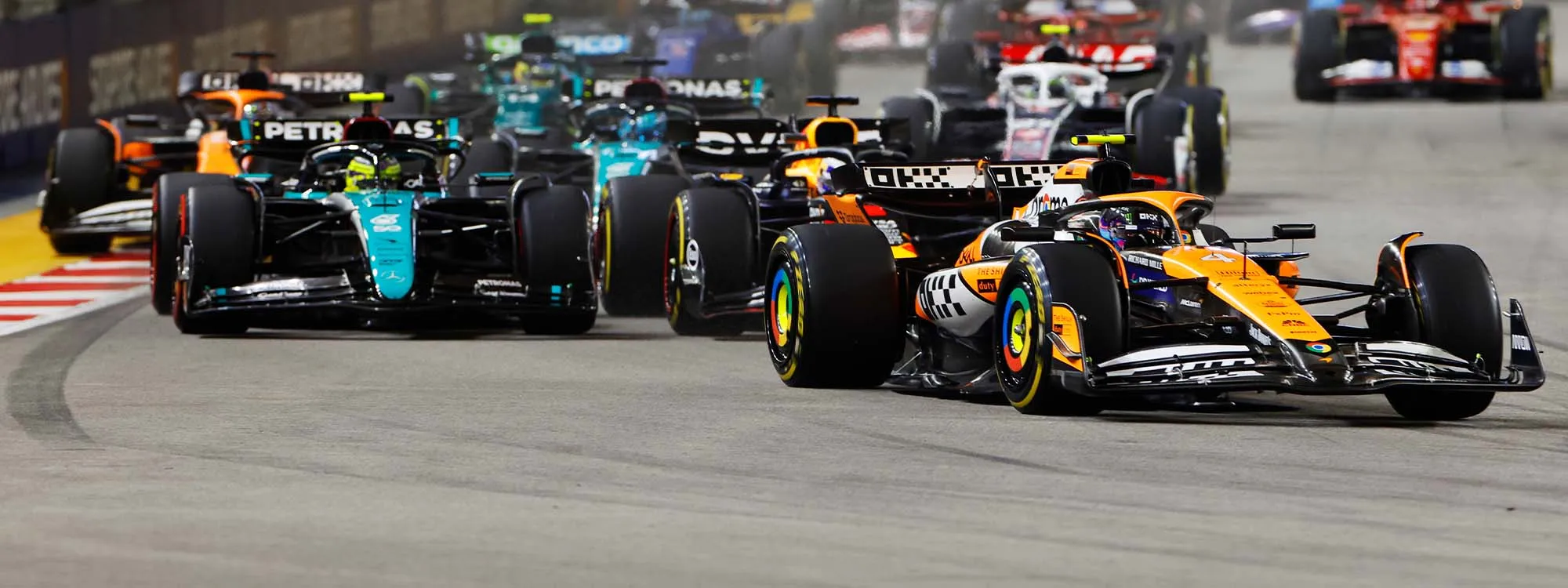 Norris dominates in Singapore to close in on Verstappen