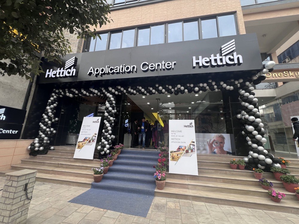 Hettich Application Center at street level in the OneSky building