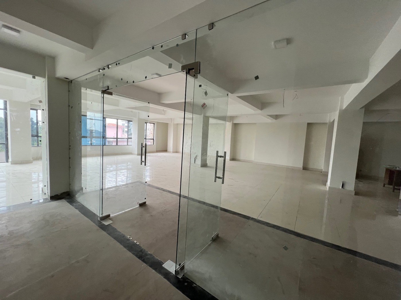 Glazed partition and window wall on the third floor