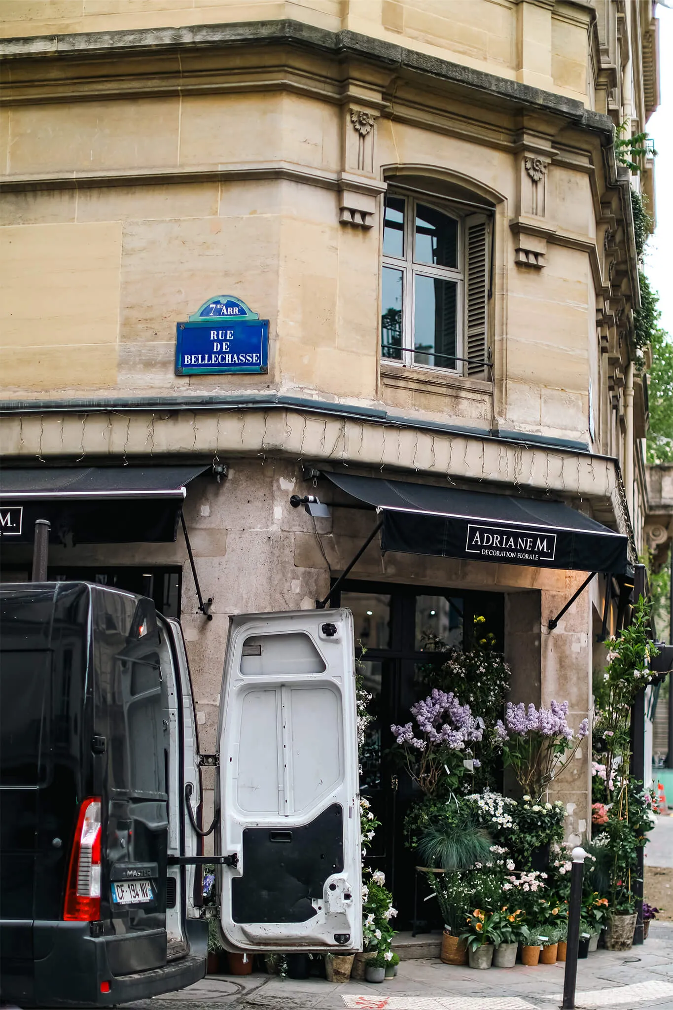 Streetstyle from Paris, France in 2023 | EDG Studios