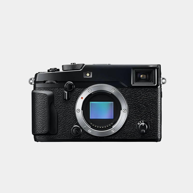 Classic rangefinder-style APS-C camera with tactile controls and filmic rendering. A creative tool for travel, street, and candid projects that demand subtlety and style.