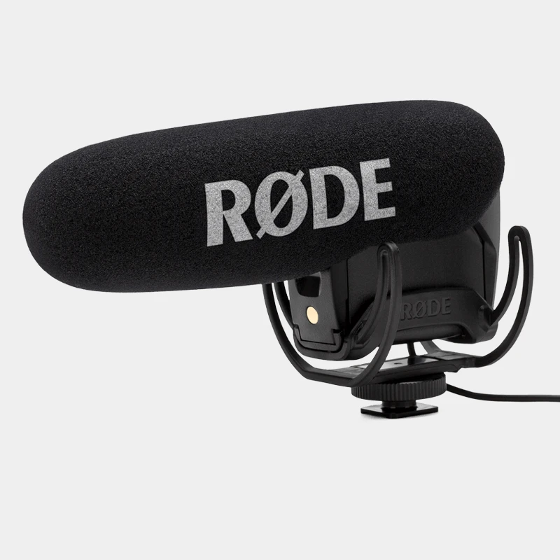 Directional shotgun mic delivering broadcast-quality audio. Perfect for behind-the-scenes coverage, vlogging, or documentary-style shoots.