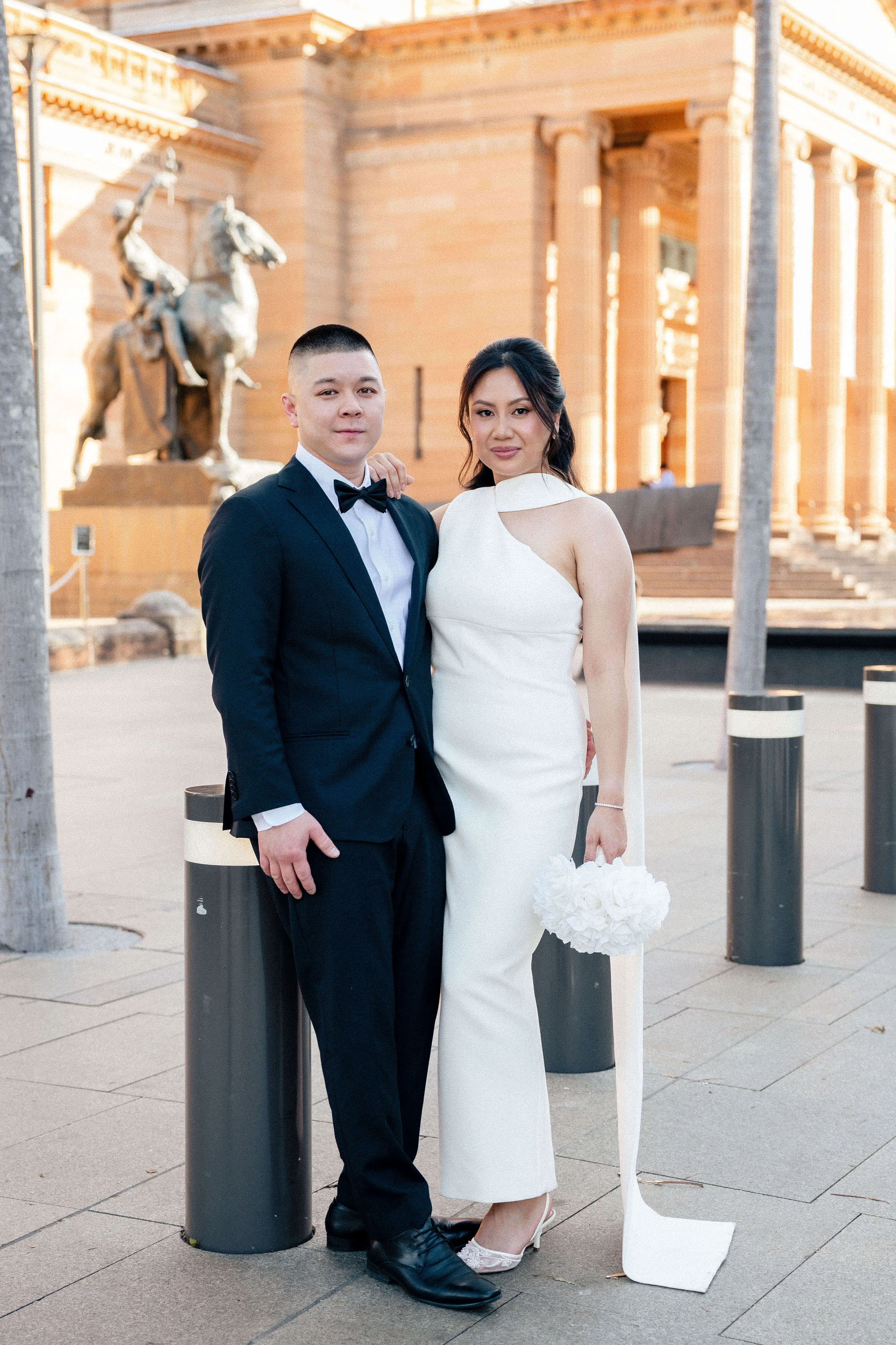 Danielle and Justin outside the Art Gallery of New South Wales on their wedding day