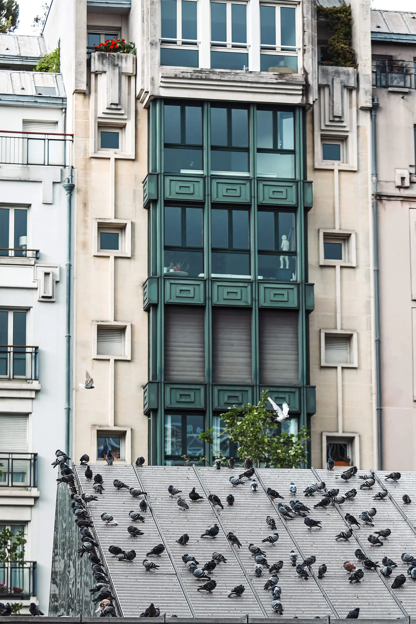 Streetstyle from Paris, France in 2023 | EDG Studios