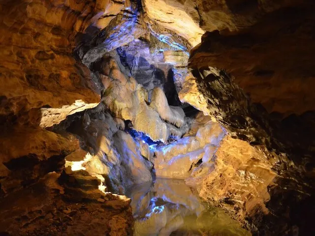 Mark Twain Cave