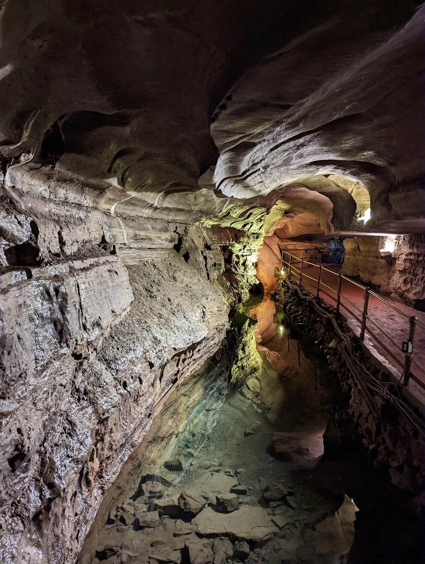 Howe Caverns