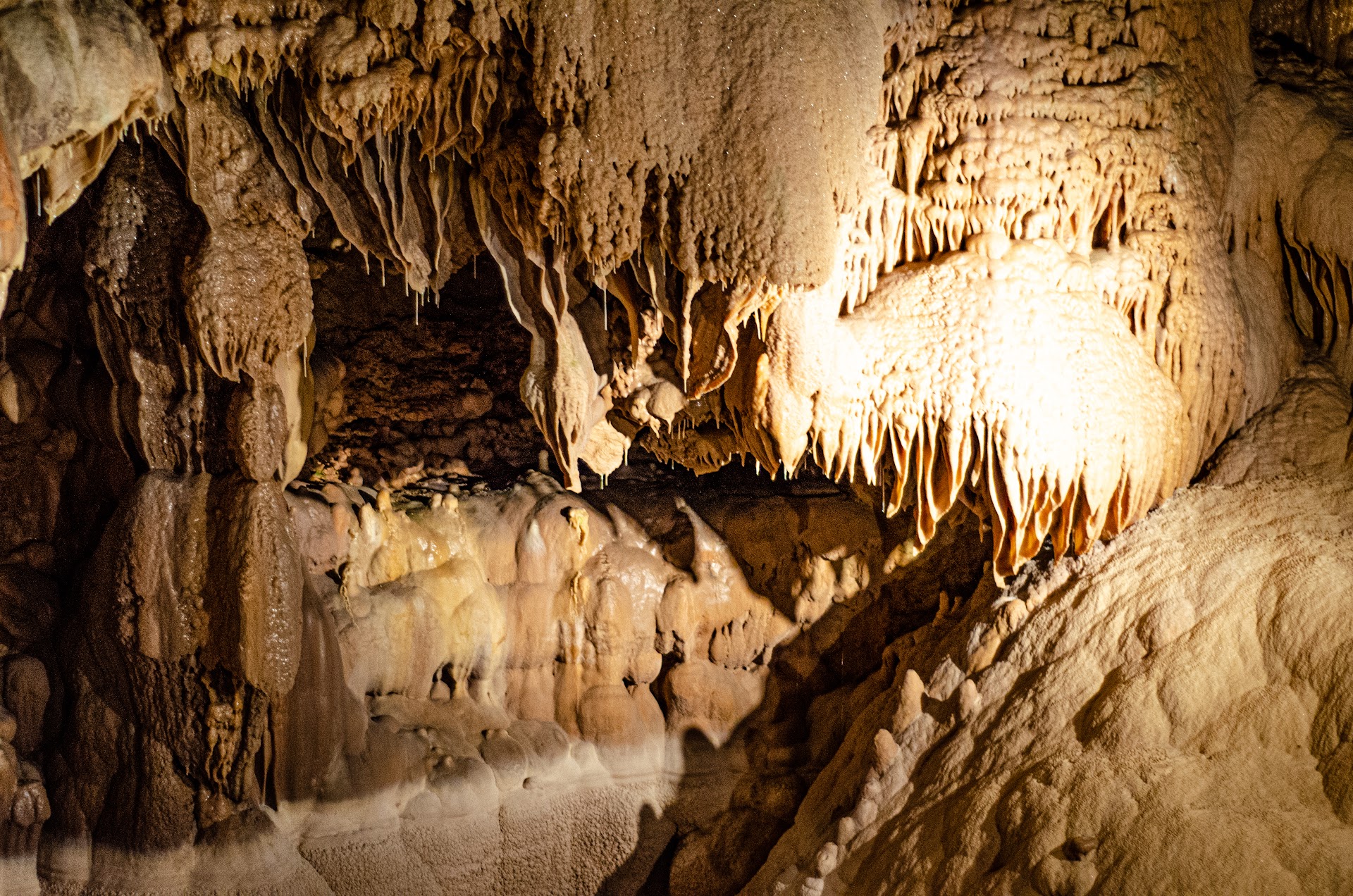Natural Bridge Caverns