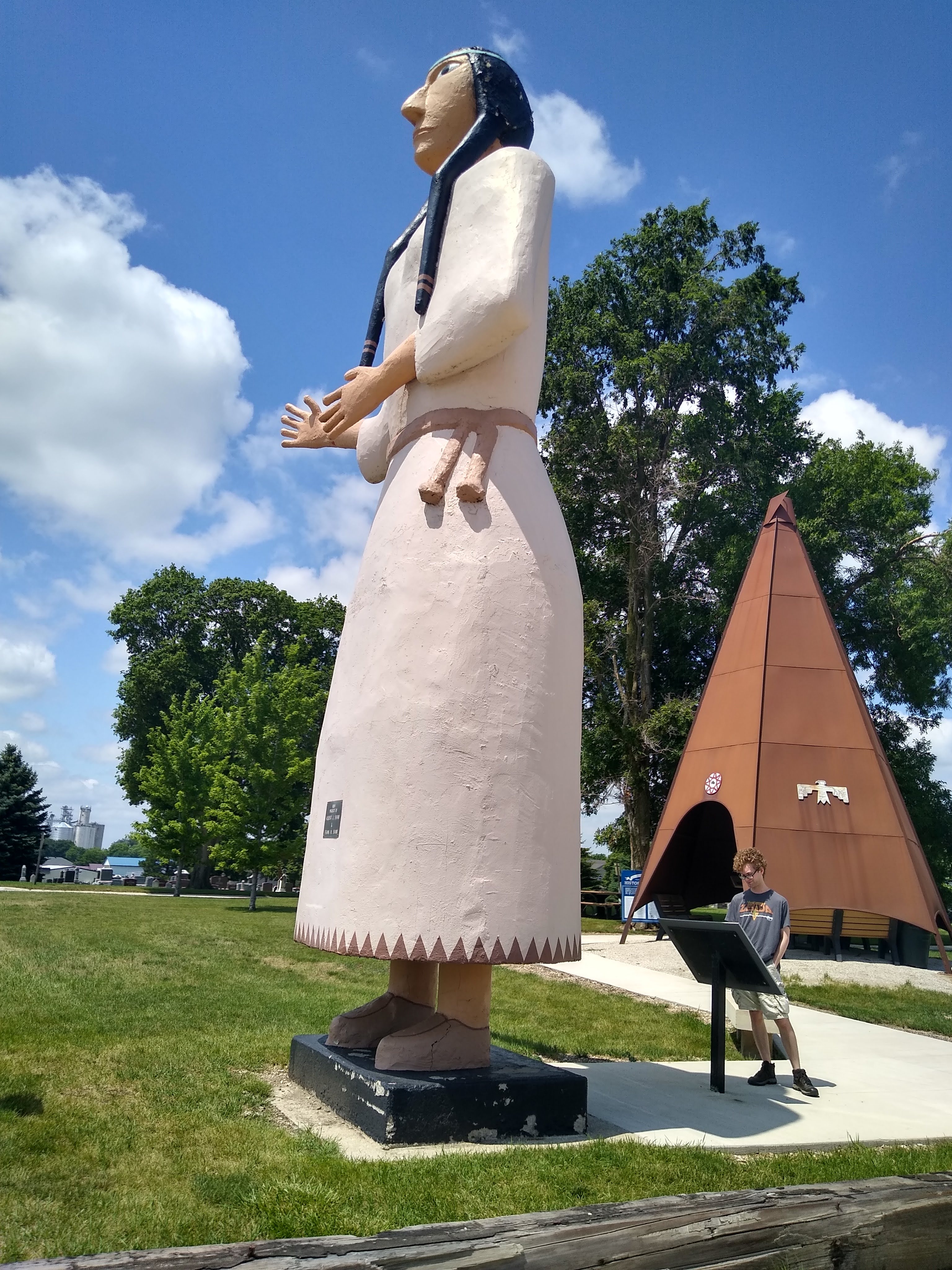 Pocahontas Roadside Statue and Teepee