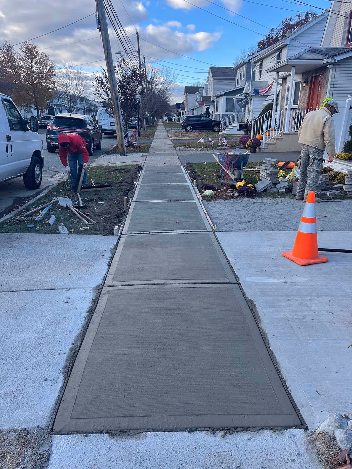 Sidewalk repaving with concrete
