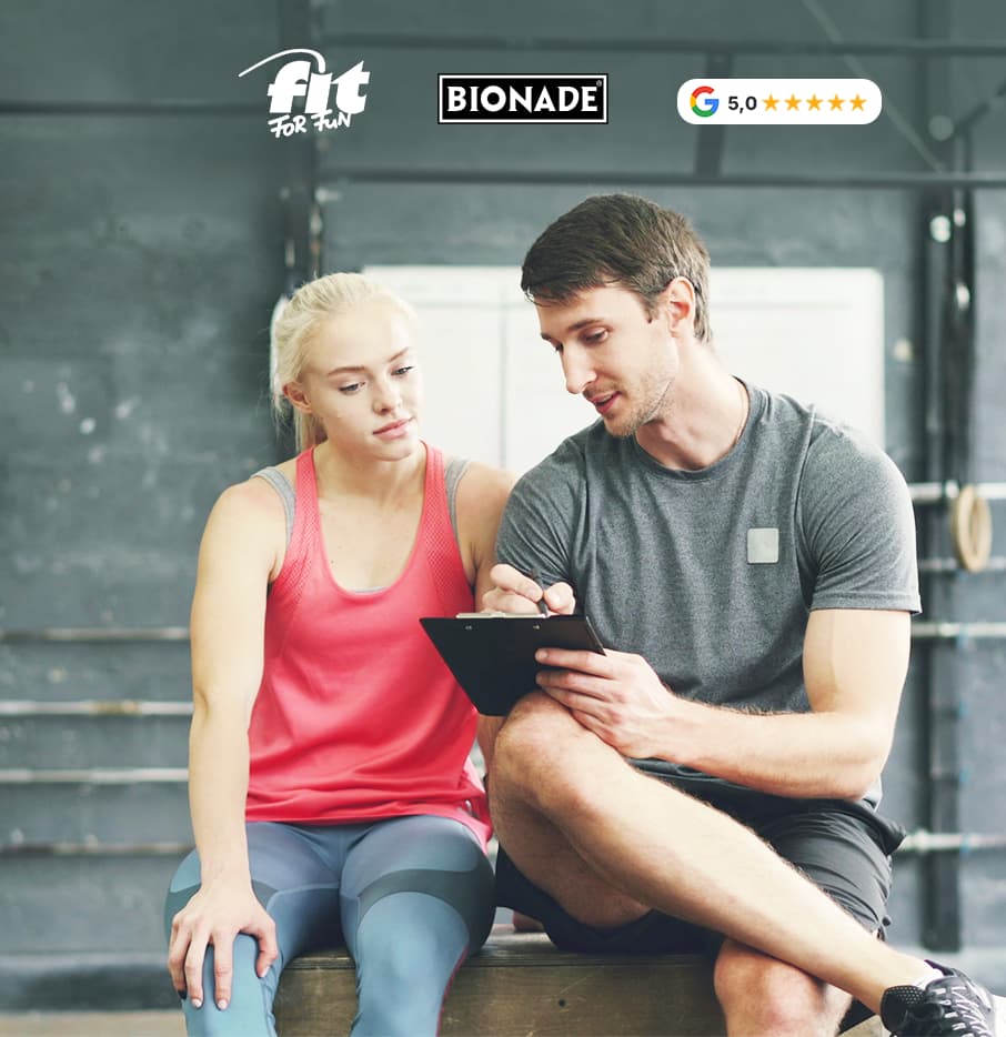 Personal Trainer mit Klientin