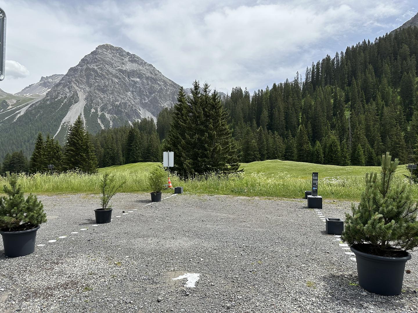 Pitch-Control-Säule mit Sensoren auf einem Stellplatz
