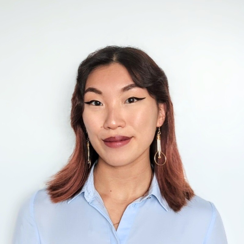 Headshot of Janine Loo