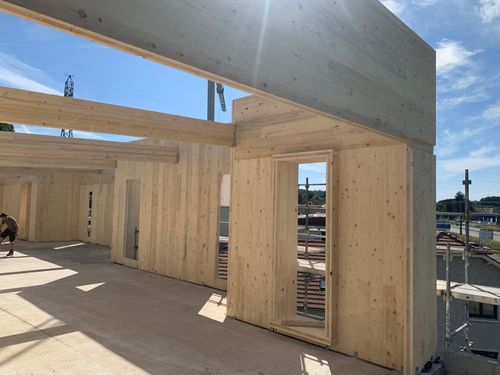 Batiment tertiaire en CLT bois (crosslaminatedtimber)
