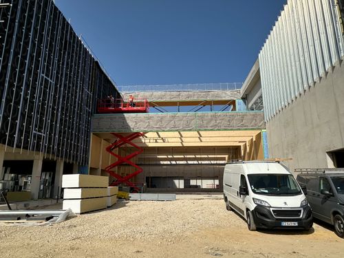 Batiment bois lamellé-collé et CLT