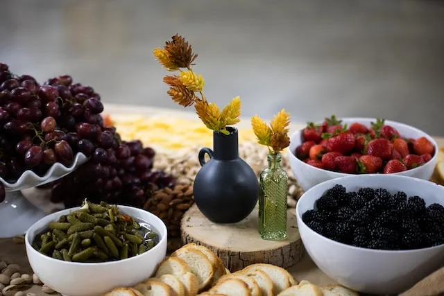 Dazzling Holiday Dinner Centerpieces That Steal The Show