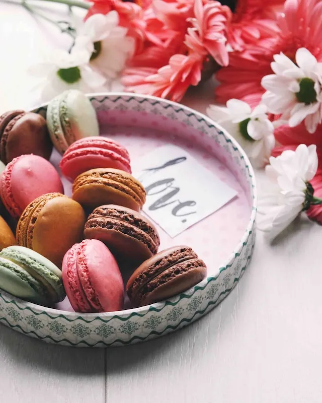 Why Macaron-Making Classes Are the Ultimate Holiday Experience for Friends in 2025