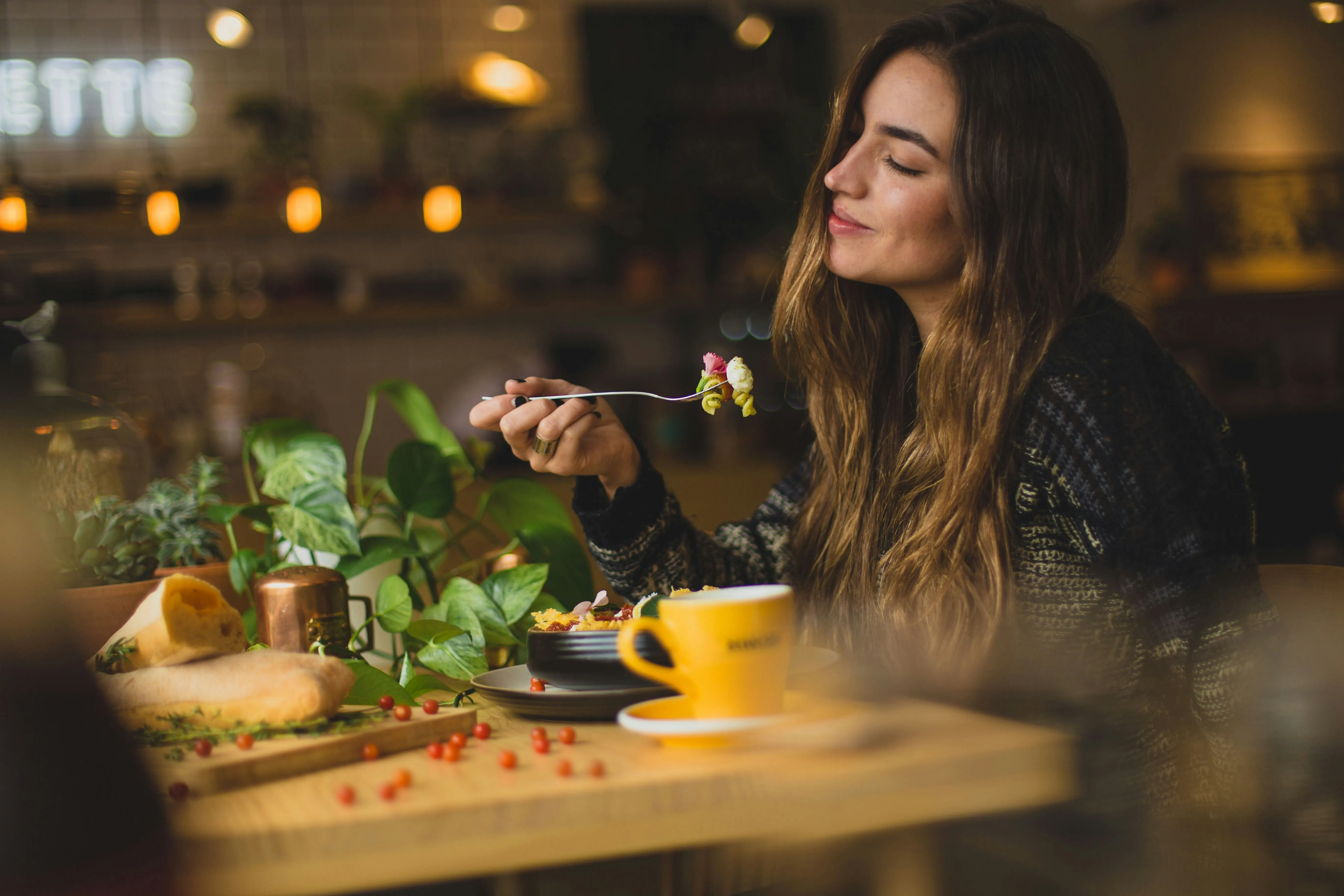 How to Host a Fall-Themed Dinner Party with BiteUnite