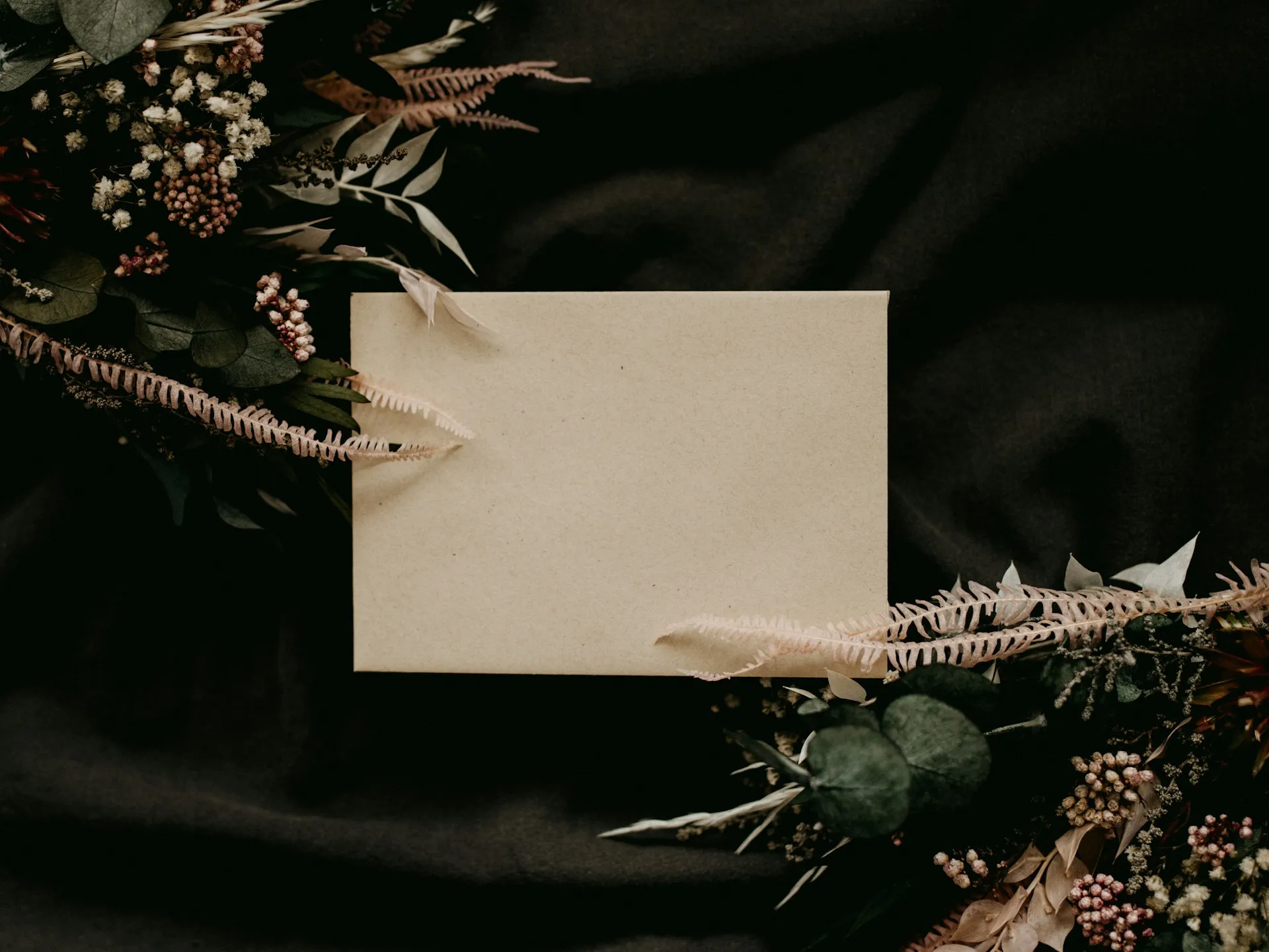 Why E-Gift Cards Are the Future of Gifting Food Experiences