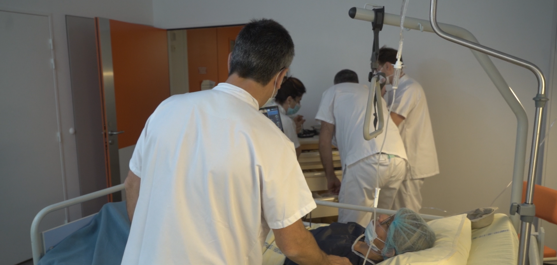 Adopting an effective leadership style during a medical-surgical emergency - P11