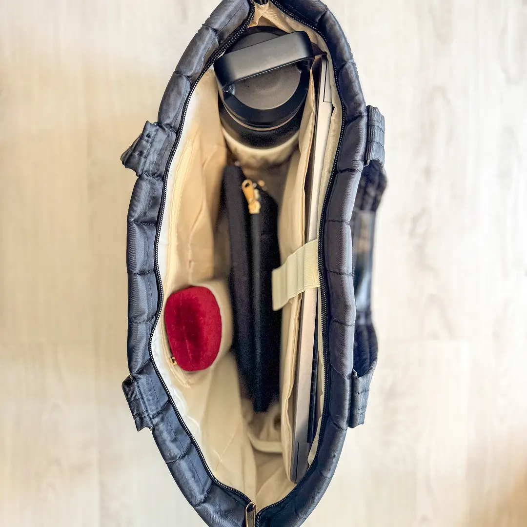 quilted bustmob tote bag interior compartments