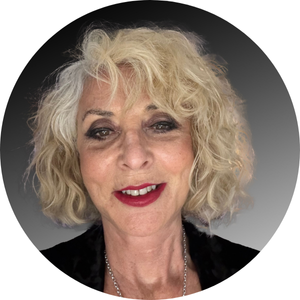 Photo of Shelley Heffler