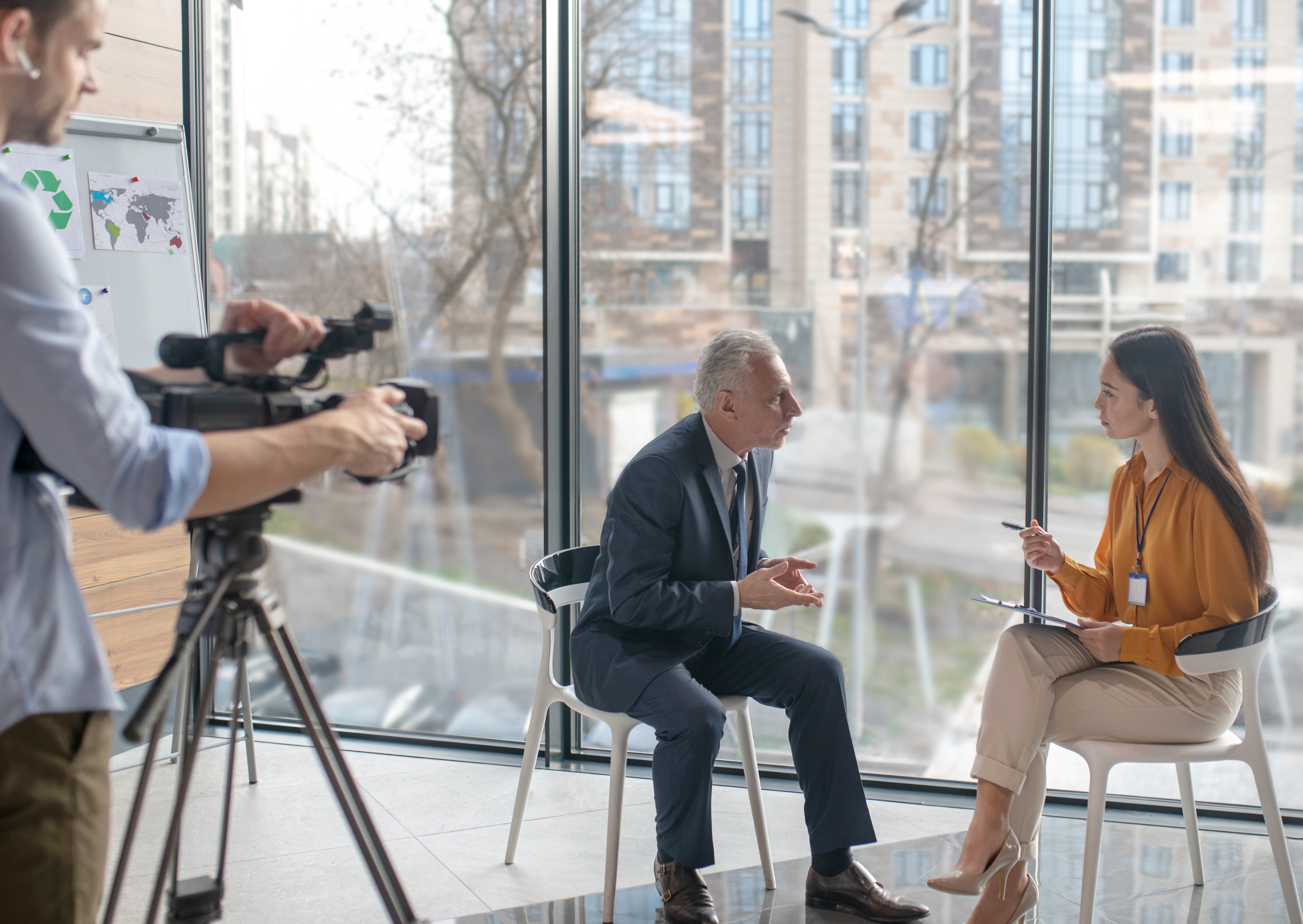 Interview vidéo filmé par un caméraman