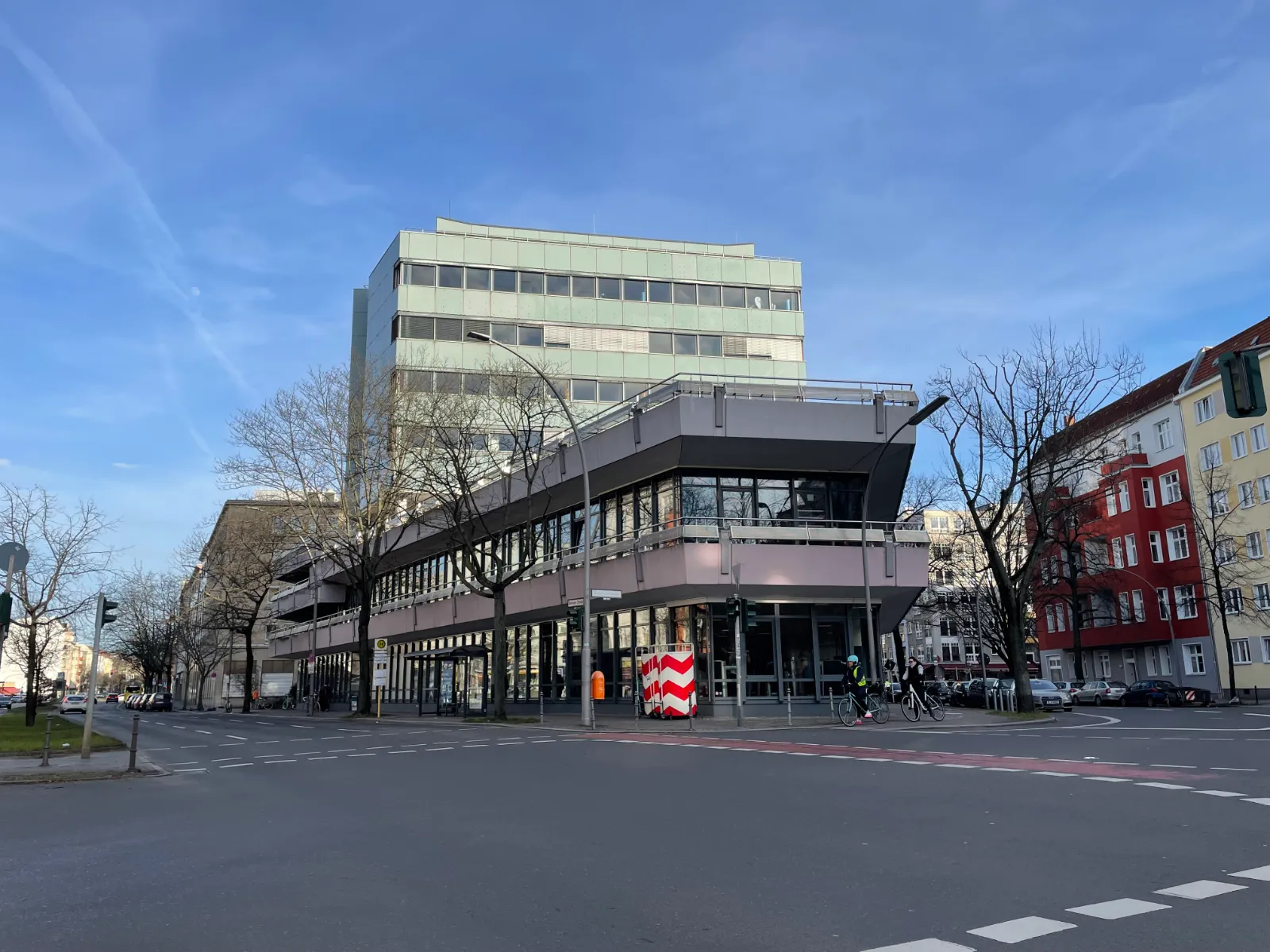 Straßenkreuzung in Berlin-Wilmersdorf in der Nähe der Kanzlei
