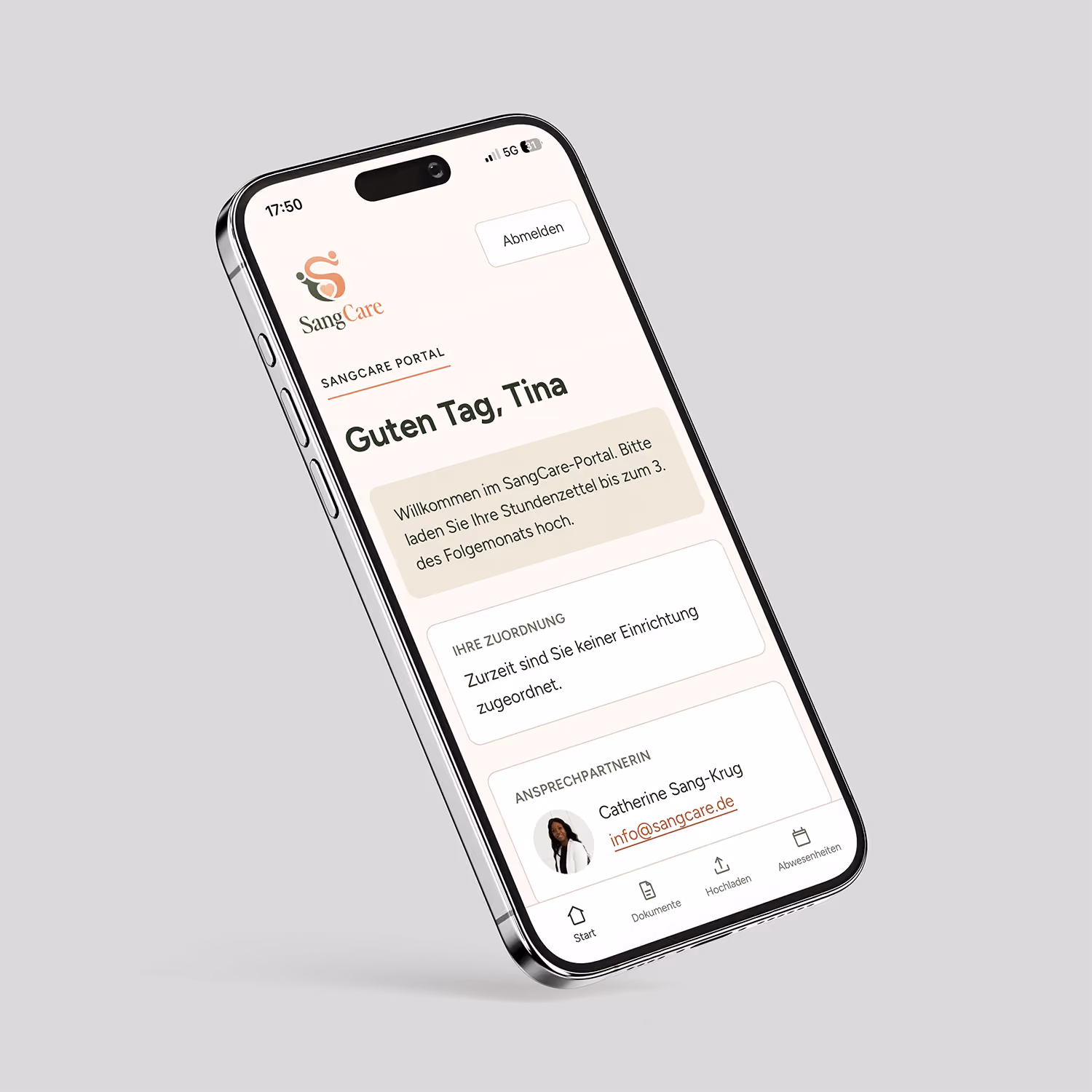 Smartphone mit dem SangCare-Mitarbeiterportal