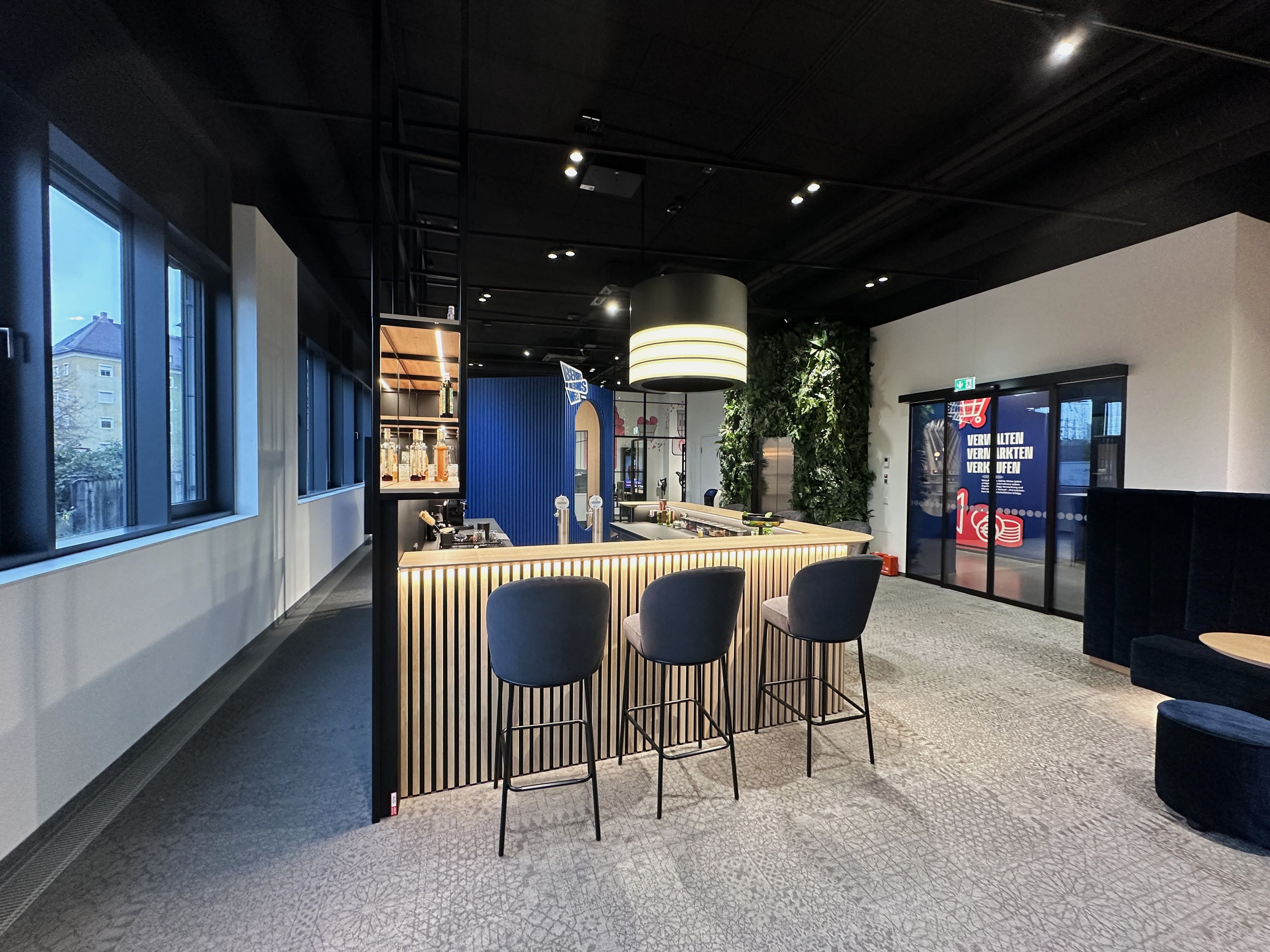 Sondermöblierung 32