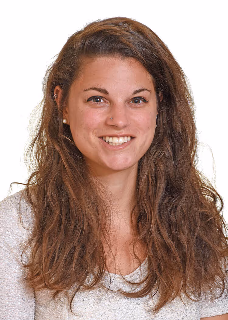 Elena Hill Headshot