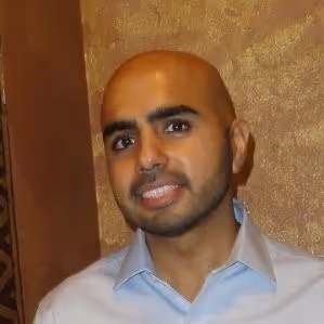 Amir Valiani Headshot