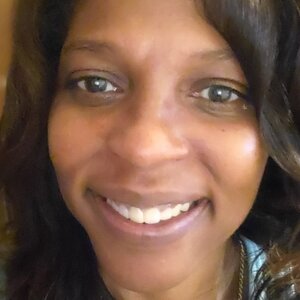 Apryl Brandon Headshot