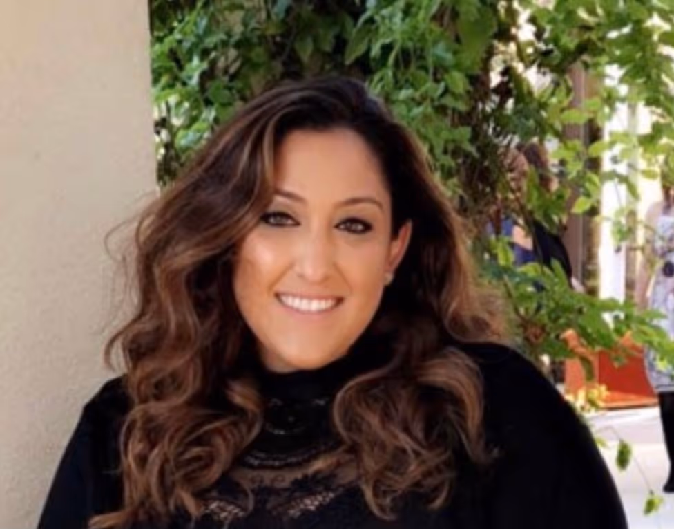 Elizabeth Chehregosha Headshot