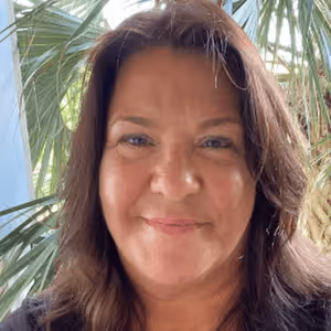 Lisa Marie Garceau Headshot