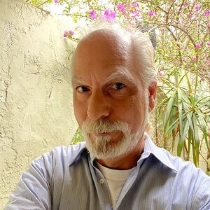 Peter Vroutos Headshot