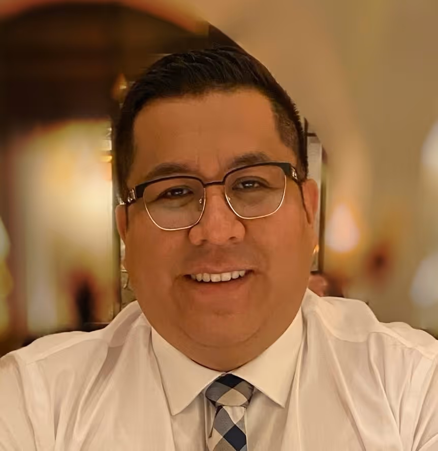Rafael Caycho Headshot
