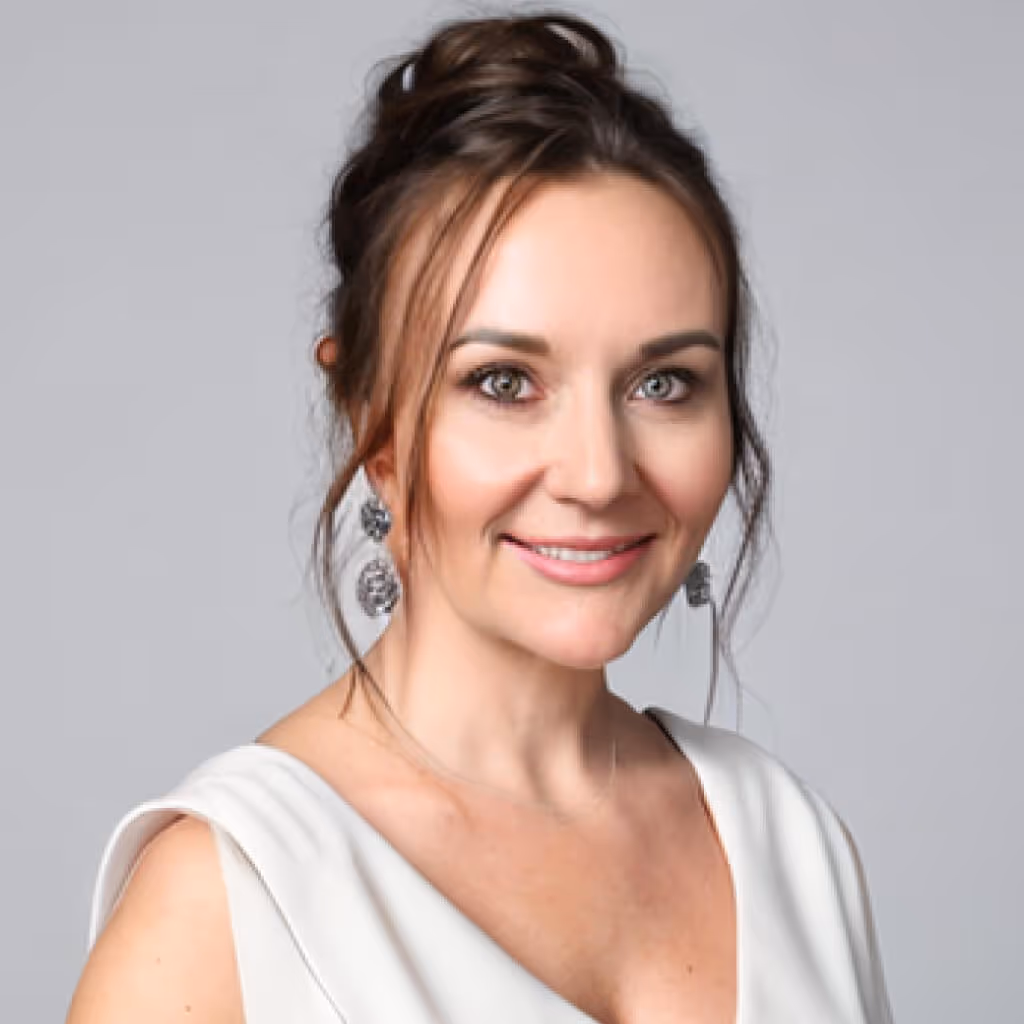 Sara Lincoln Headshot