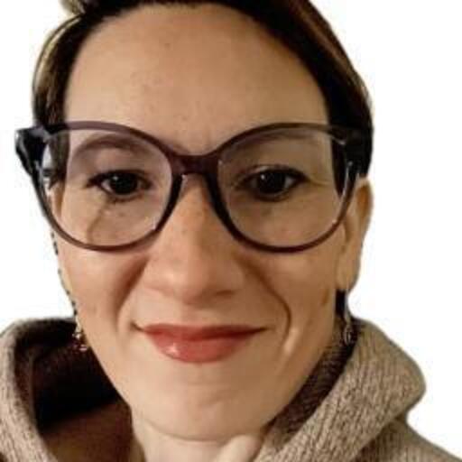 Kendra Joswiak Headshot