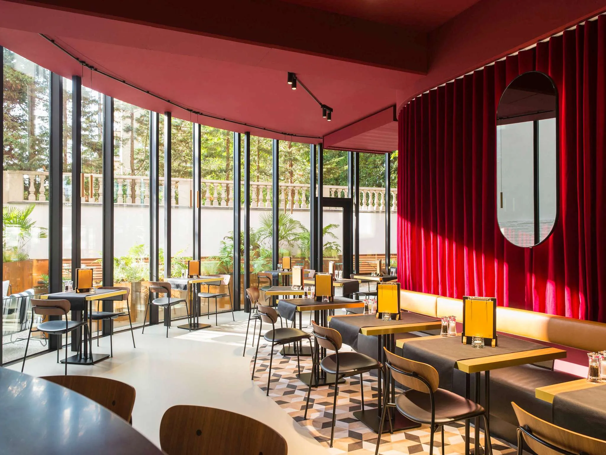 ibis Brussels Centre Chatelain - ONO Bar