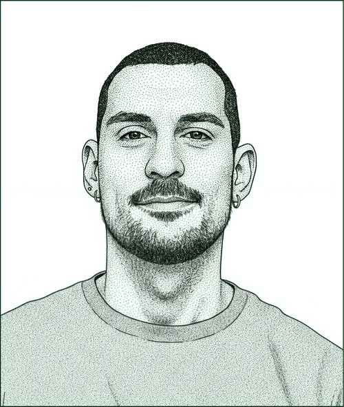 Enrique Santamaria headshot