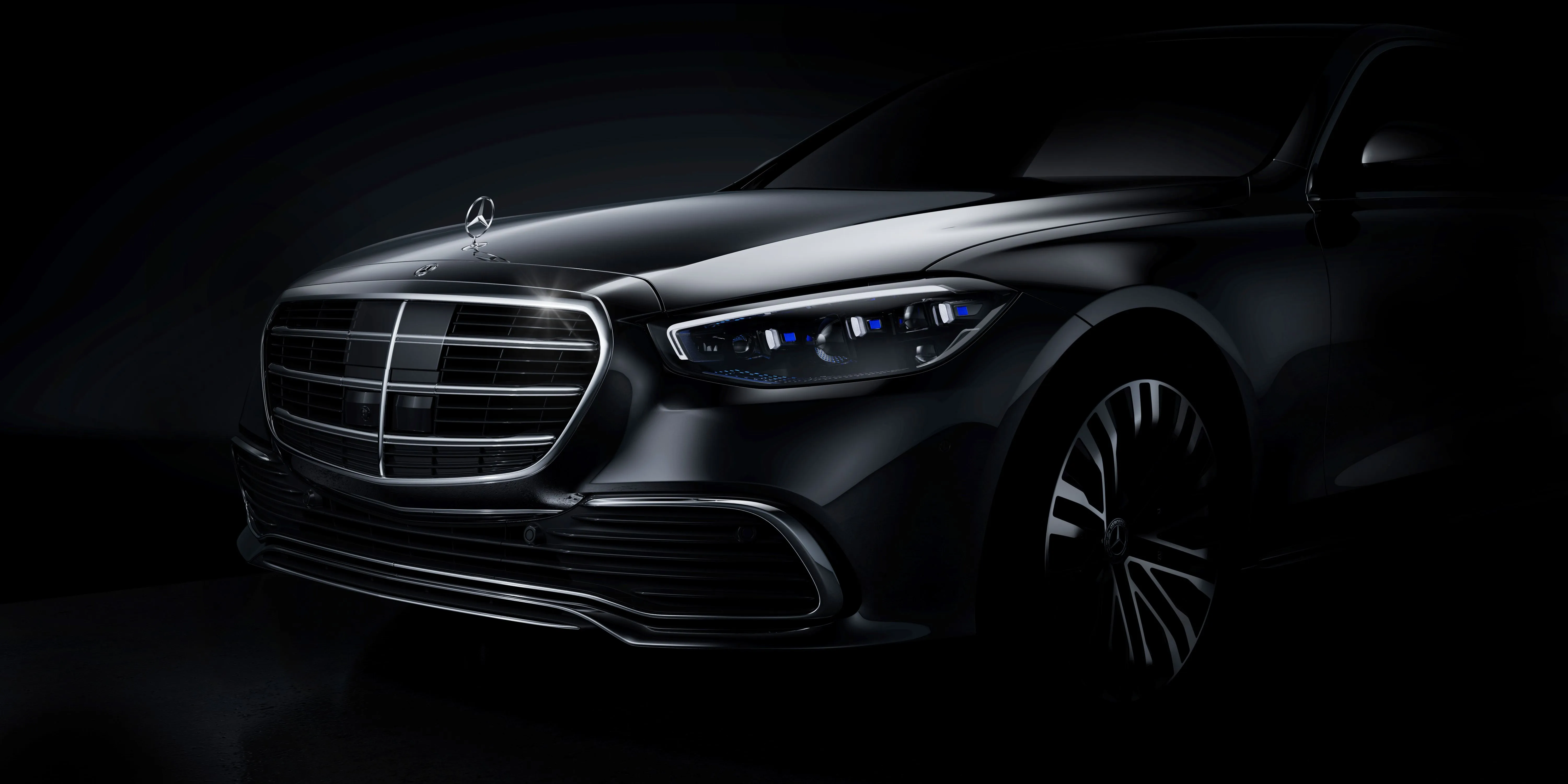Mercedes-Benz S-Class, the Luxury Sedan of DBS EXPERIENCE