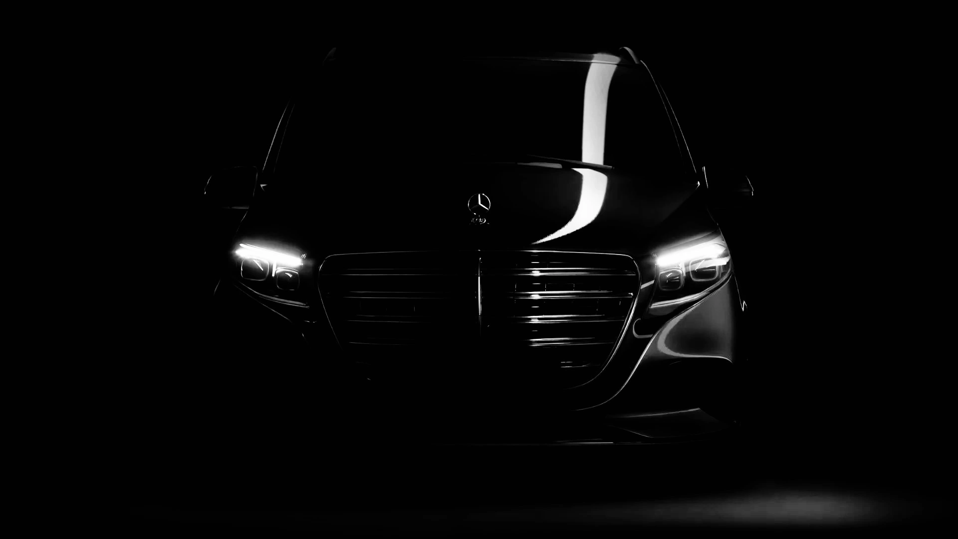 Mercedes-Benz V-Class XL, the Executive Van of DBS EXPERIENCE, in Paris