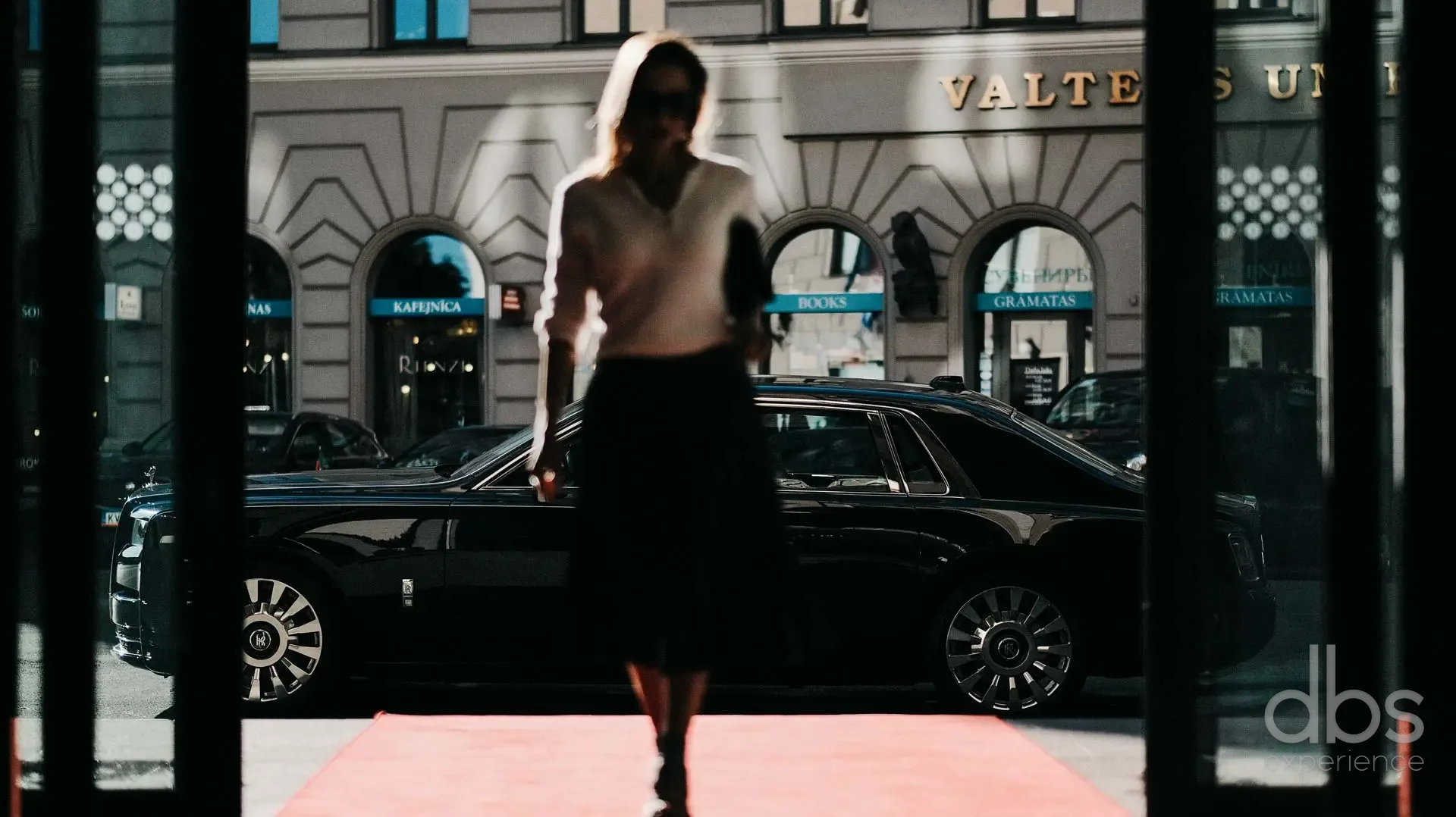 A DBS EXPERIENCE chauffeured arrival at a Paris event