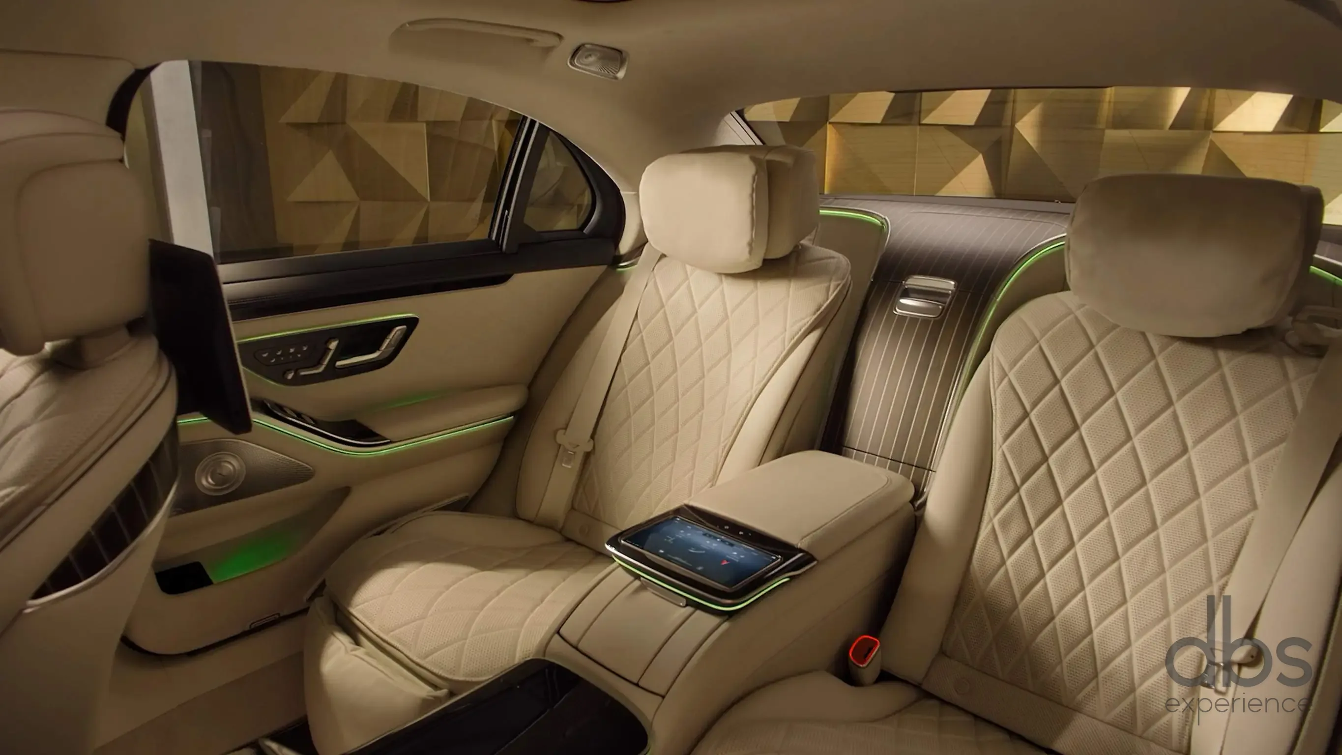 Rear cabin of a chauffeur-driven Mercedes S-Class, DBS EXPERIENCE Paris