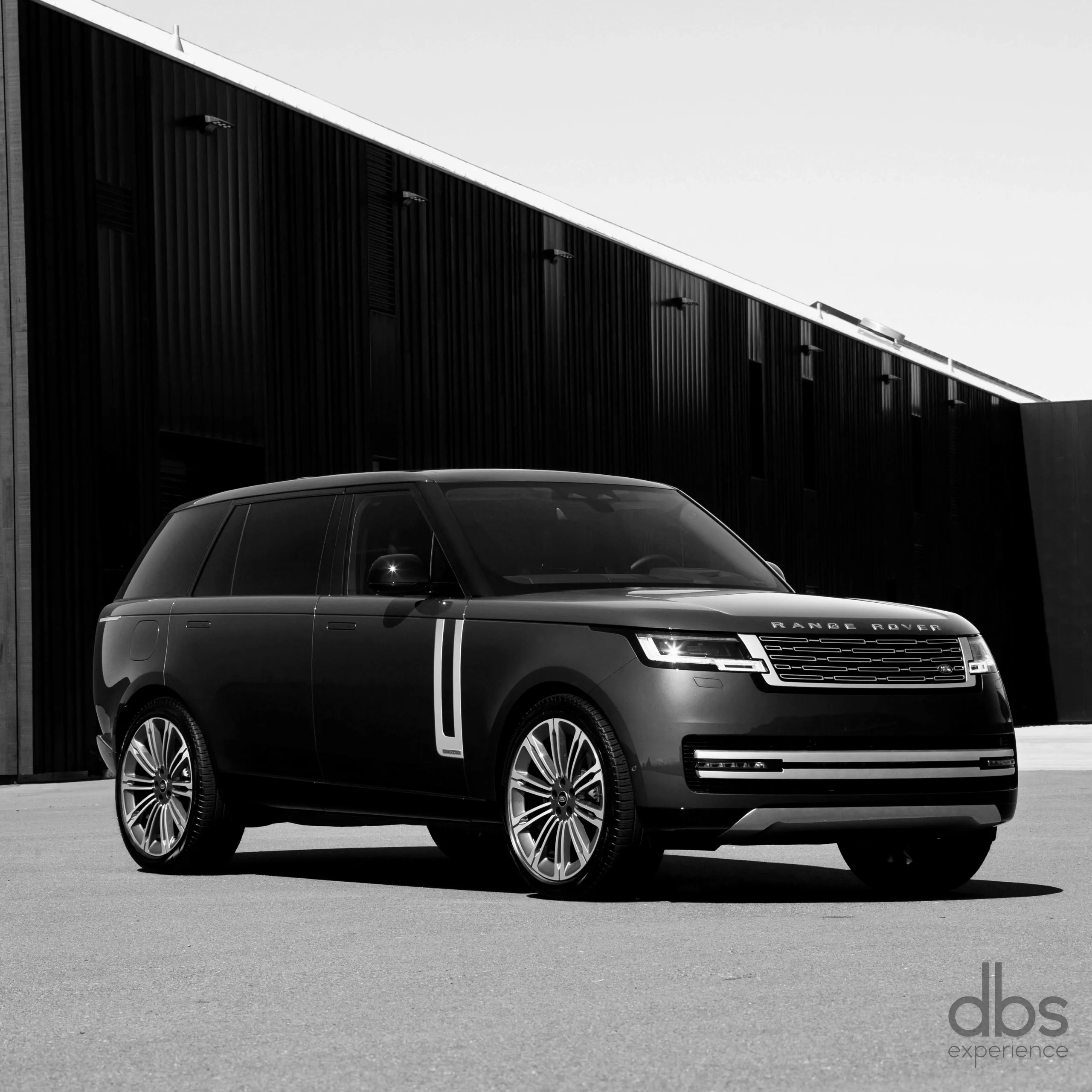 Chauffeur-driven Range Rover Vogue Autobiography in Paris, DBS EXPERIENCE