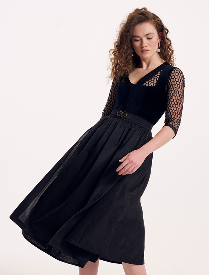 Dirndl Lumi N° A25503-80-1 <br> Dirndlbluse Lee N° A24522X-DA-1 