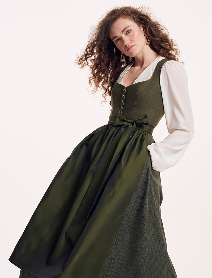 Dirndl Nora N° A25502-80-55 <br> Dirndlbluse Lea N° A24524-2