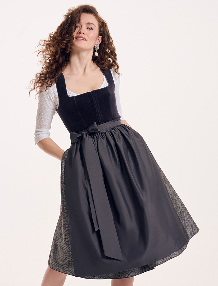 Dirndl Nala in Anthrazit N° A24010-7 <br> Dirndlbluse Paula mit Dreiviertelarm N° A24028-DA-2