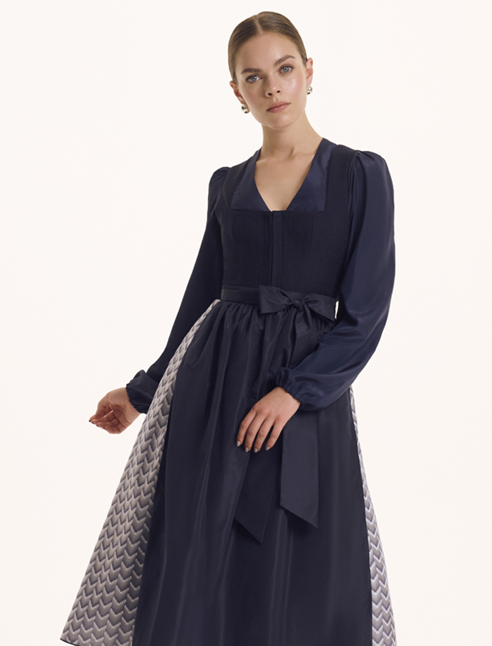 Dirndl Cleo N° A26004-80-151 <br> Dirndlbluse Lea N° A24524-104