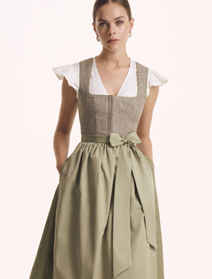 Dirndl Thea N° A26006-80-55 <br> Dirndlbluse Kiki N° A24020-2